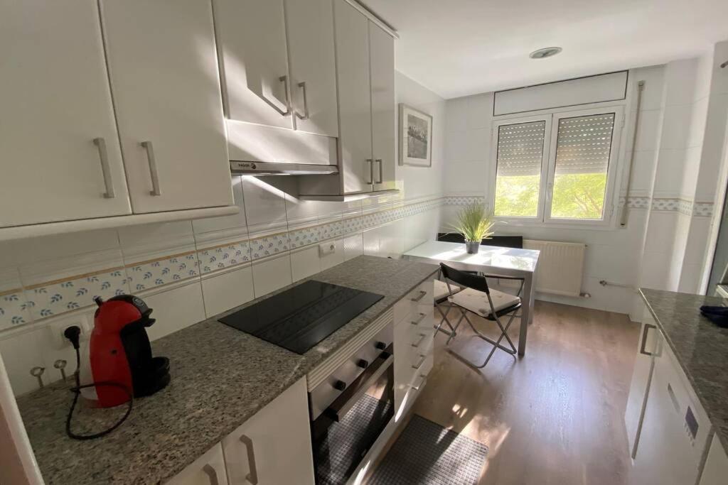 Apartamento Completo Muy Cerca Del Centro Ideal Para Familias Con Piscina Figueres  Eksteriør billede