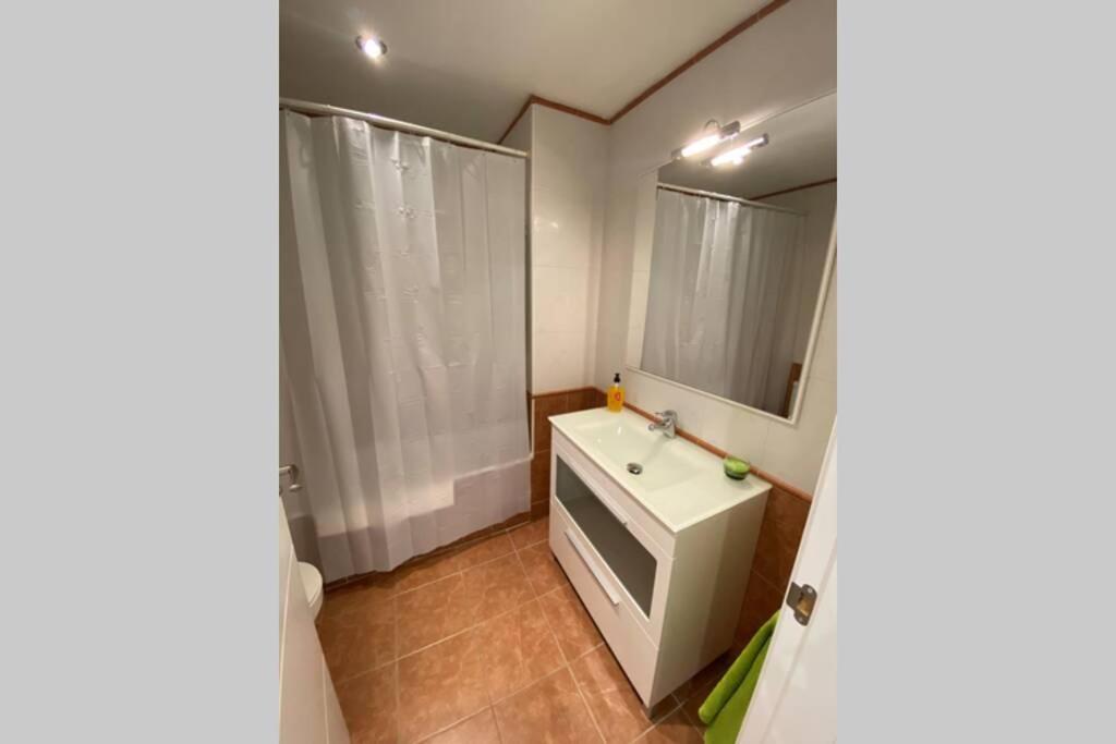 Apartamento Completo Muy Cerca Del Centro Ideal Para Familias Con Piscina Figueres  Eksteriør billede
