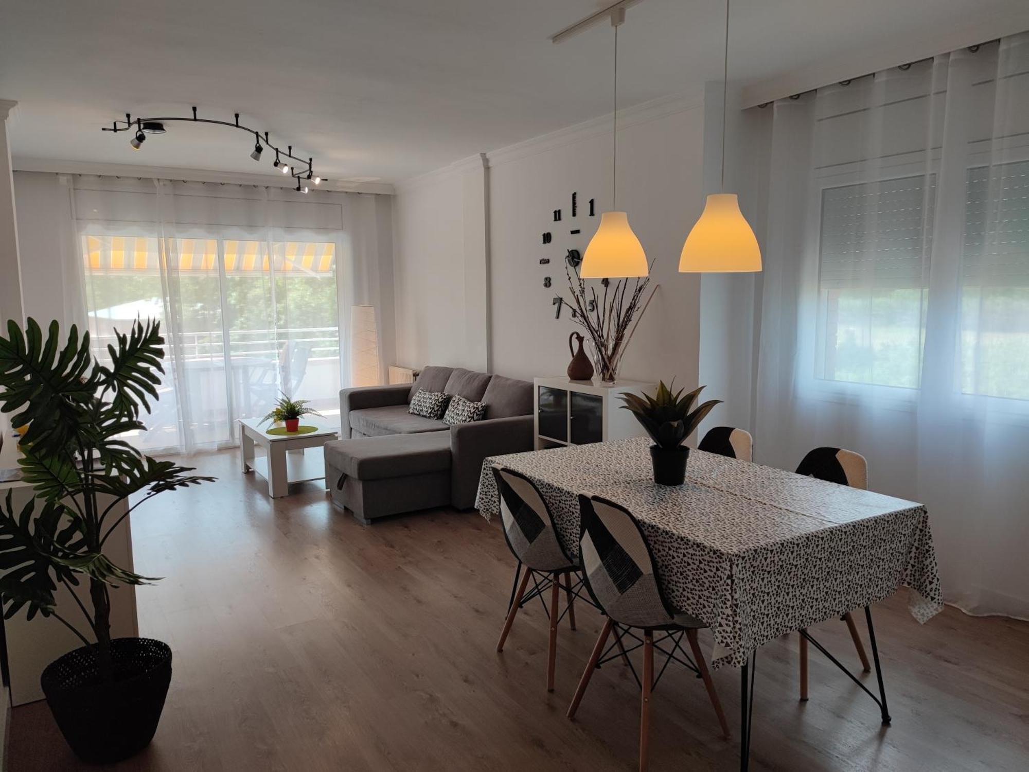 Apartamento Completo Muy Cerca Del Centro Ideal Para Familias Con Piscina Figueres  Eksteriør billede
